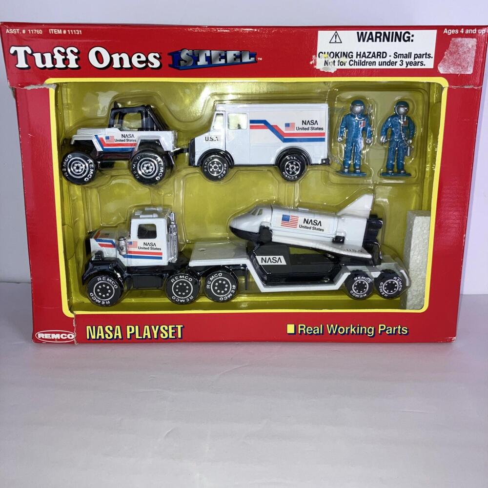 VINTAGE 1991 Tuff Ones Steel NASA Trucks. Landing Ship & Astronauts NEW in Box